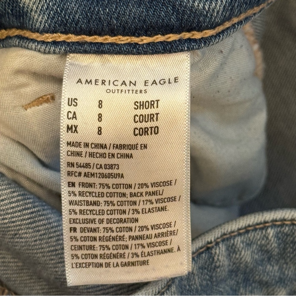 American Eagle Strigid Mom Jeans Distressed High-Waisted Women’s Size 8 Short - Picture 12 of 15